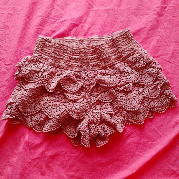 Rewind Pants - Like new - Rewind - lace shorts - Coral Brown orange pink